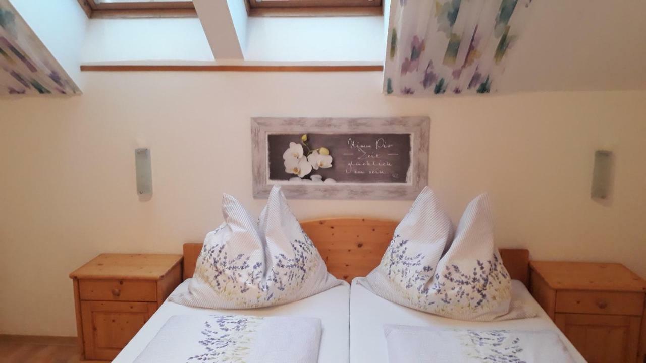 Weingut Familie Krell Hotel Mitterretzbach Buitenkant foto