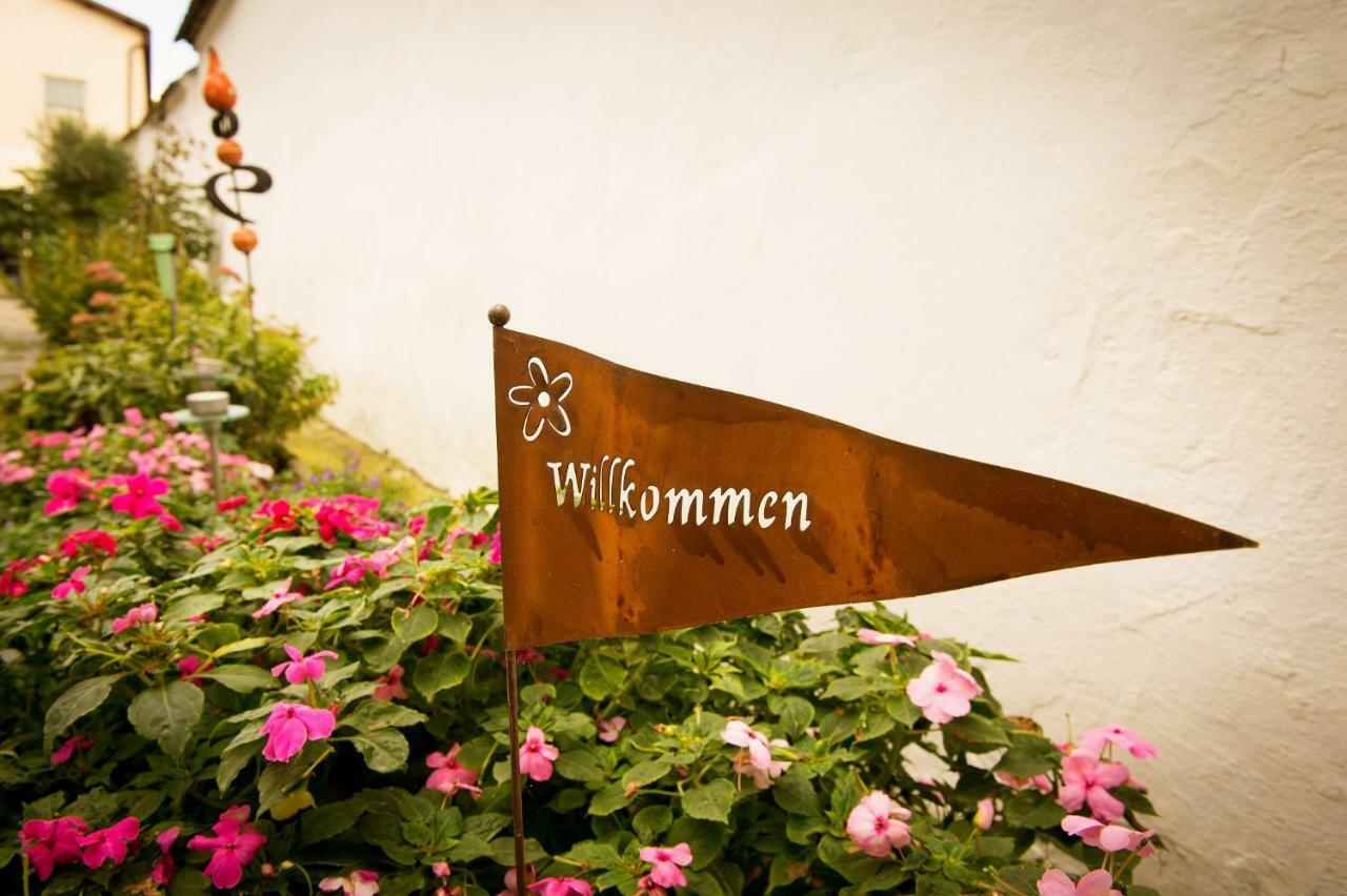 Weingut Familie Krell Hotel Mitterretzbach Buitenkant foto